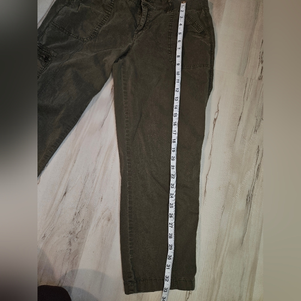 Sonoma Goods For Life Women’s Cargo Pants Size 12 Olive Green Utility Comfort - Picture 3 of 10